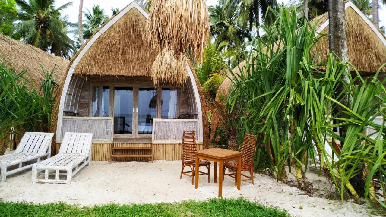 Hotel Bamboo Bungalows *