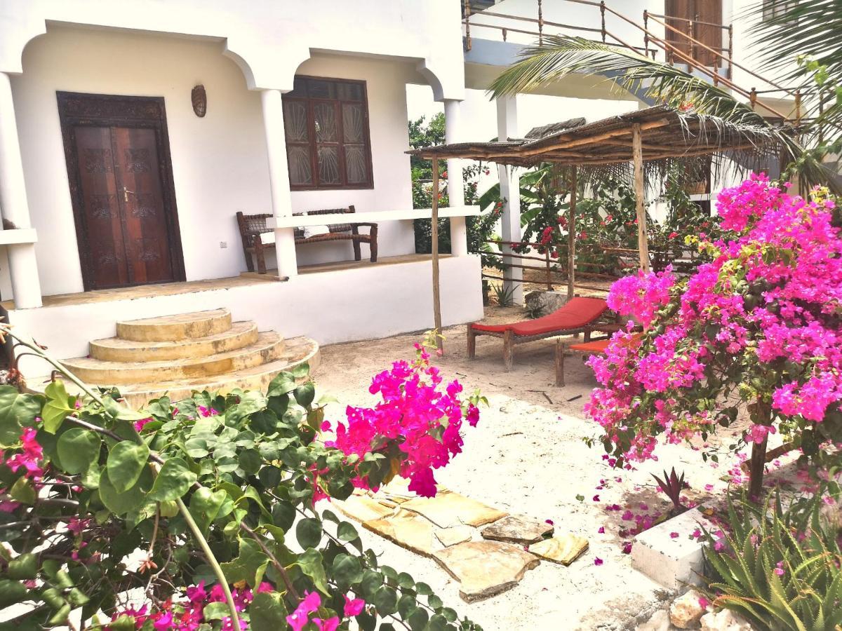 Moonshine Hotel 3*