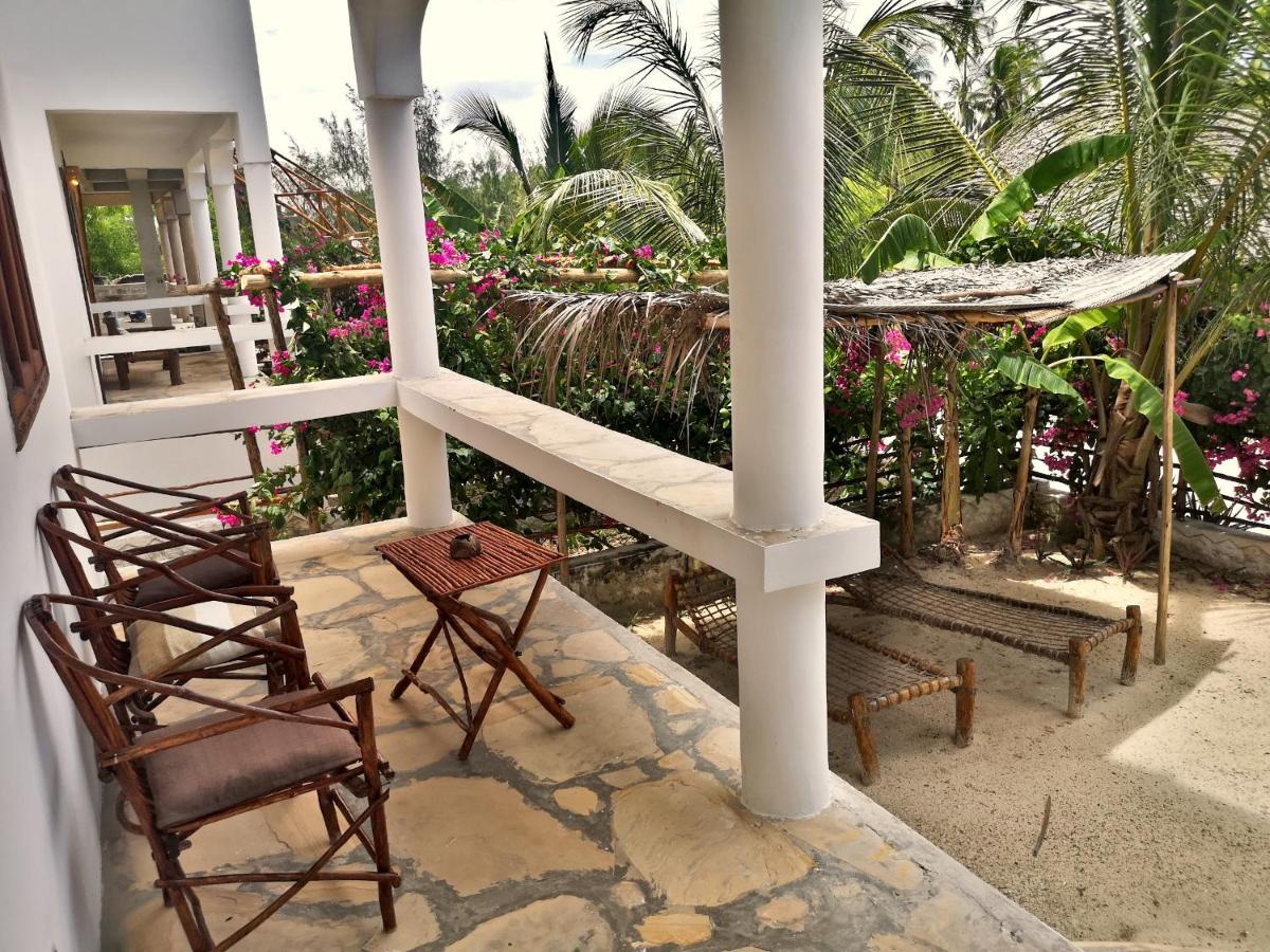 Hotel Moonshine Pwani Mchangani