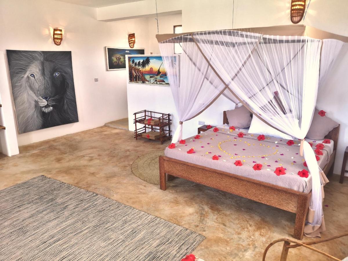 Moonshine Hotel Pwani Mchangani