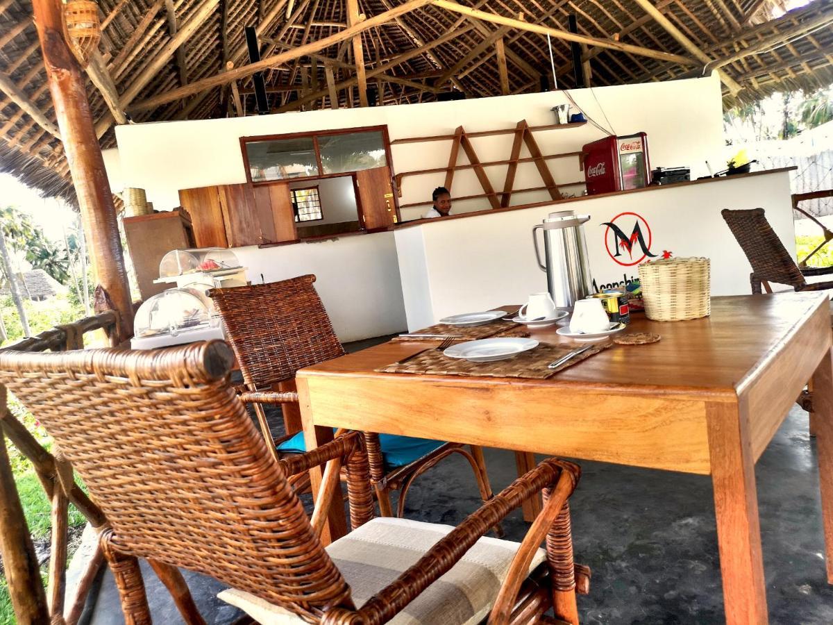 Hotel Moonshine Pwani Mchangani