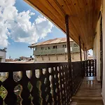 Aurelia Zanzibar