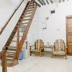 Shoki Shoki Hostel
