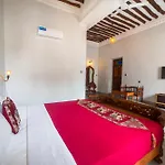 Tembo House Hotel