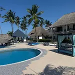 Zanzinite Beach Spa Hotel