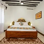 Zanzinite Beach Spa Hotel