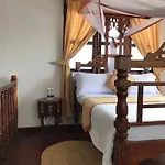 Usangi House