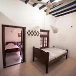 Karibu Inn