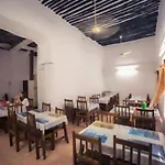 Karibu Inn