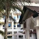 Camilla Airport Hotel
