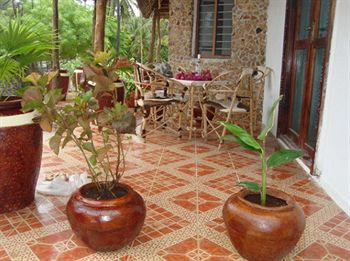 White Zanzibar Hotel 3*