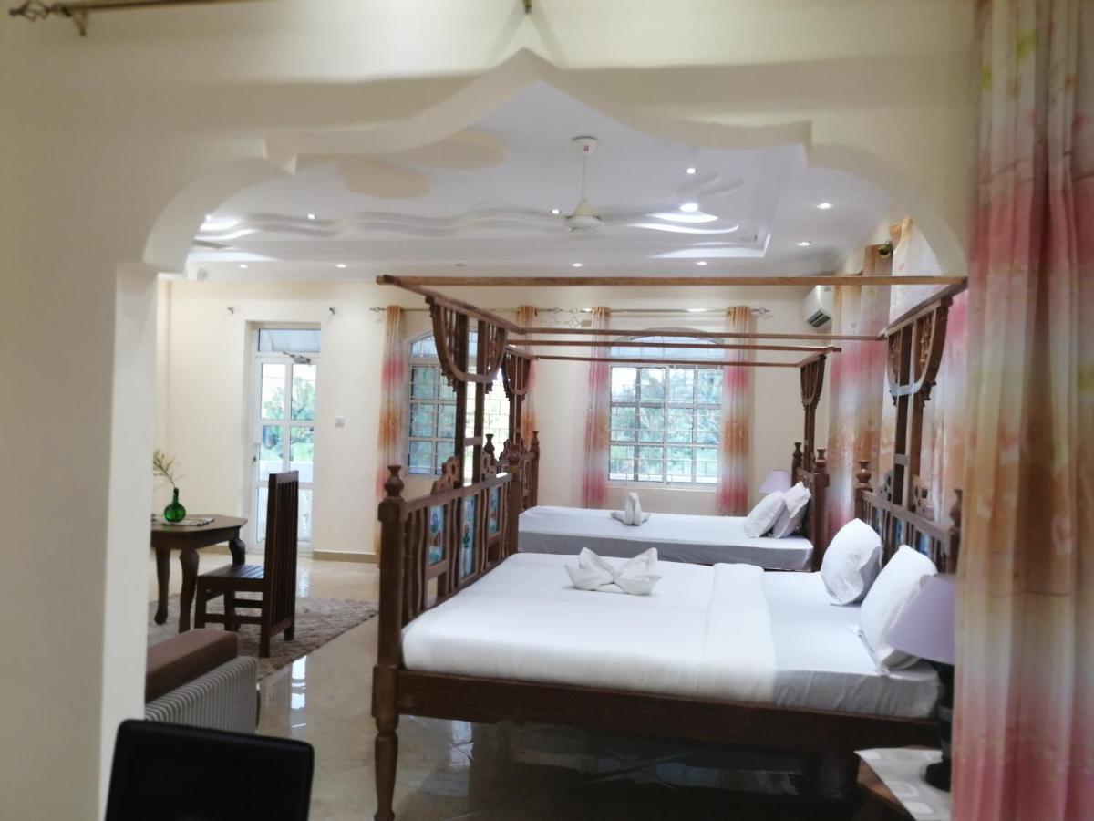 Salhiya Lodge *