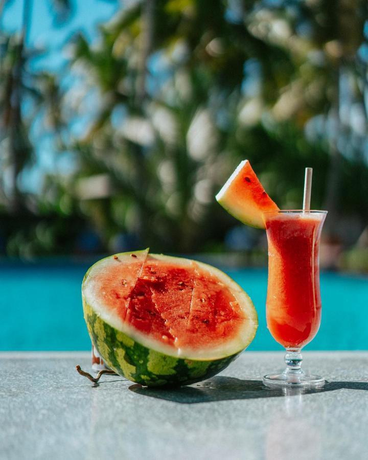 Hotel Sunny Palms Uroa