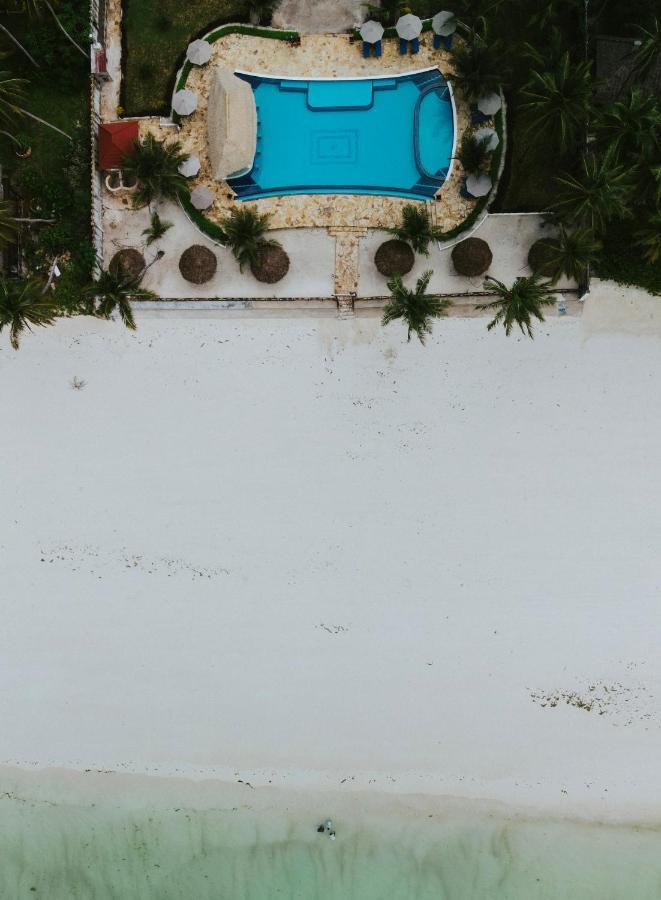 Sunny Palms Hotel