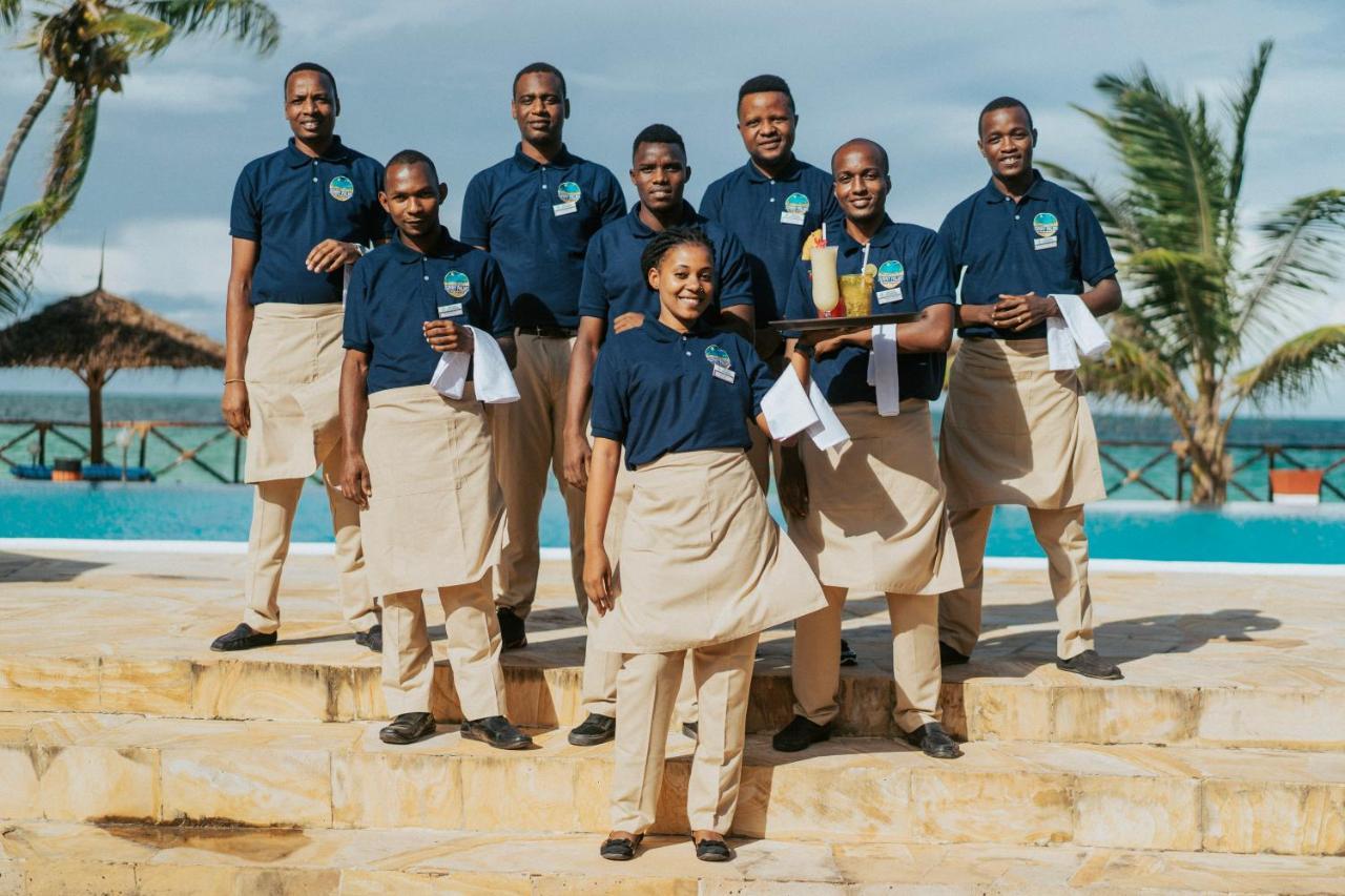 Sunny Palms Hotel Uroa