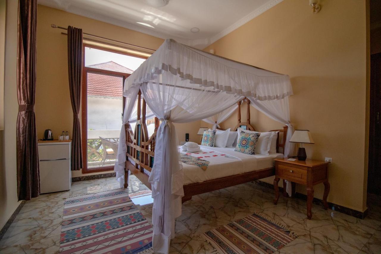 Sunny Palms 4* Uroa