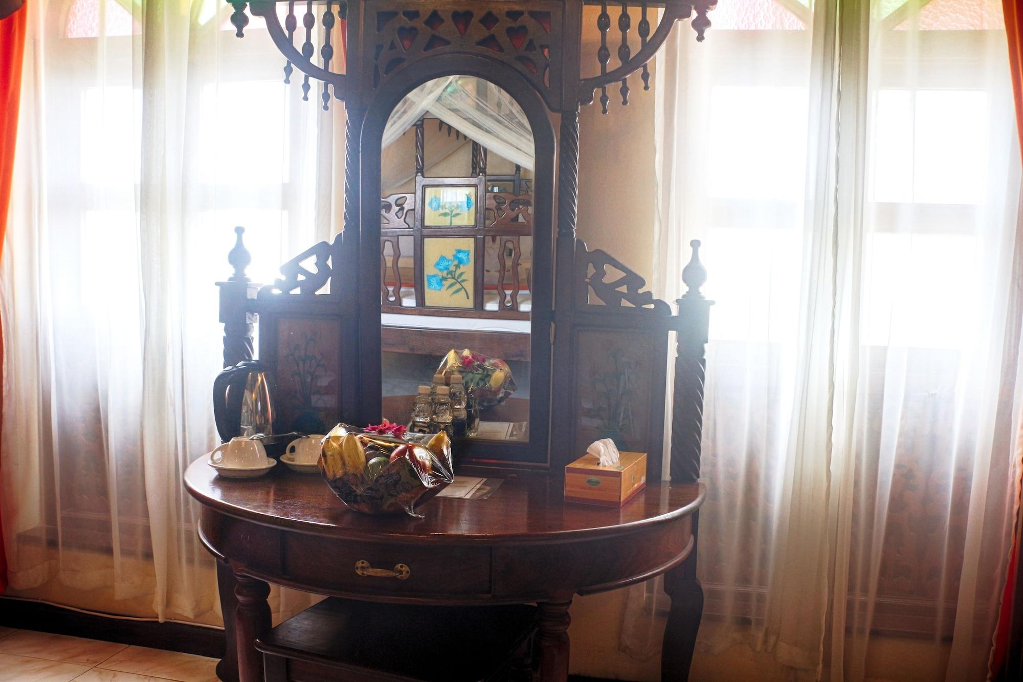 Tausi Palace 4*