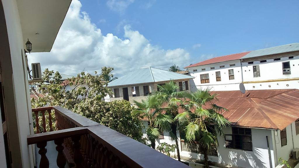 Tausi Palace