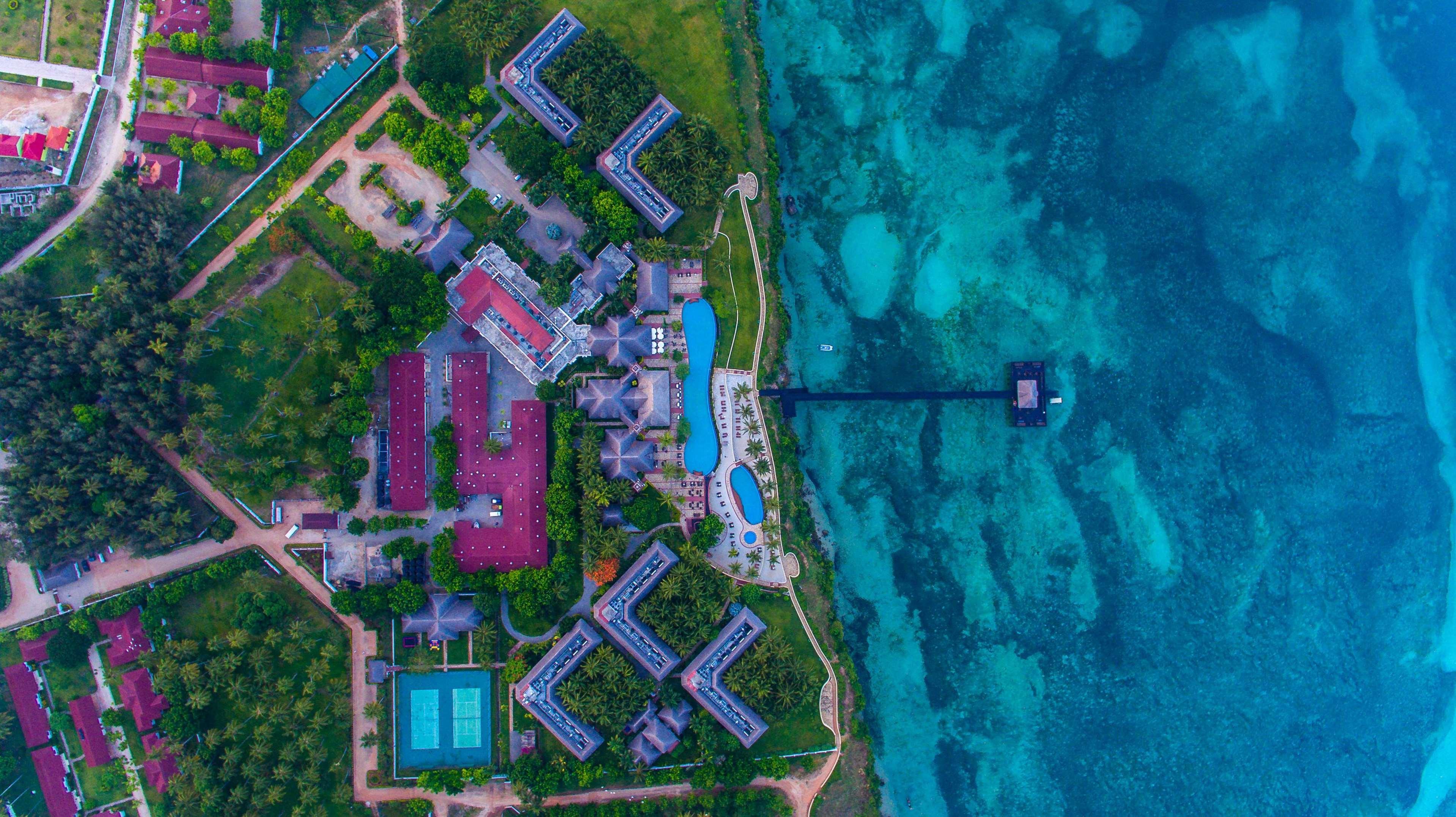 Sea Cliff & 5*
