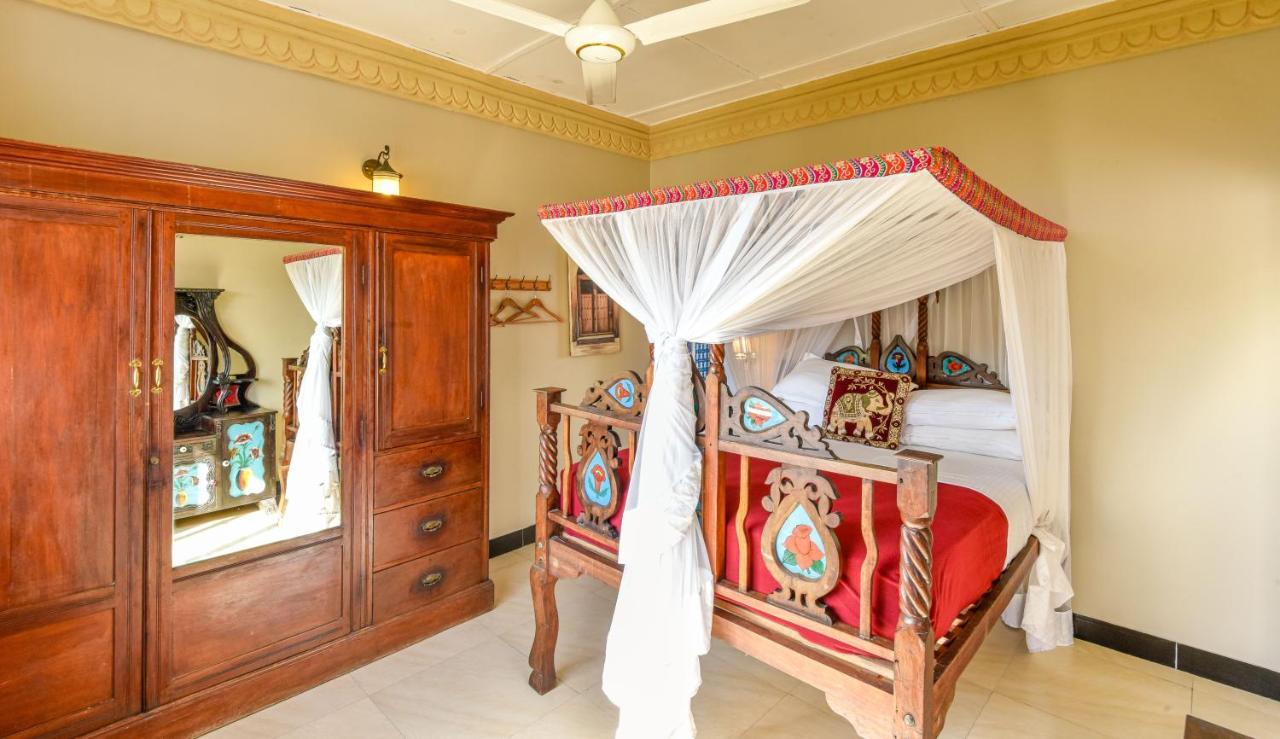 Tembo House Hotel 4*