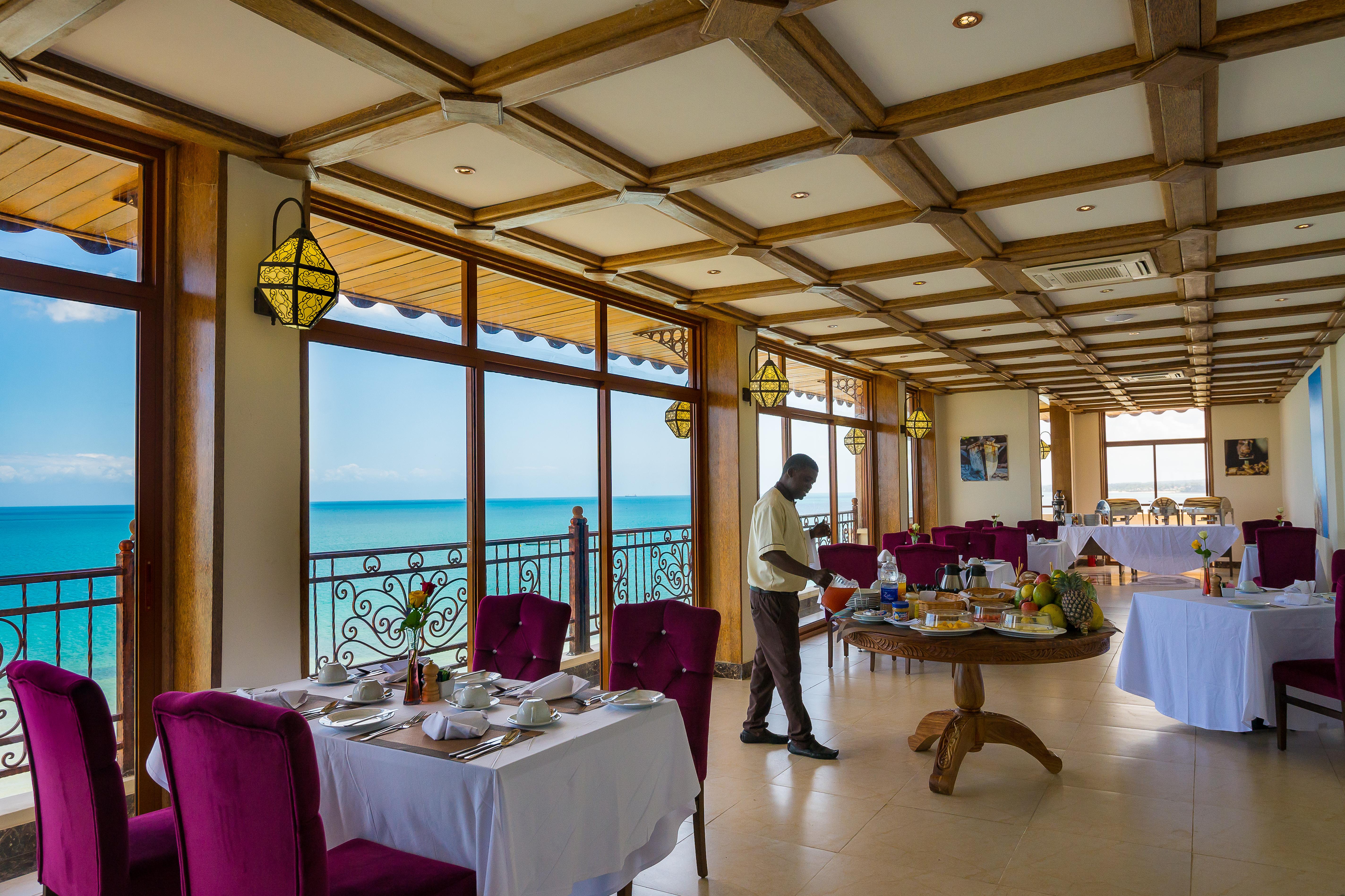 Golden Tulip 4*