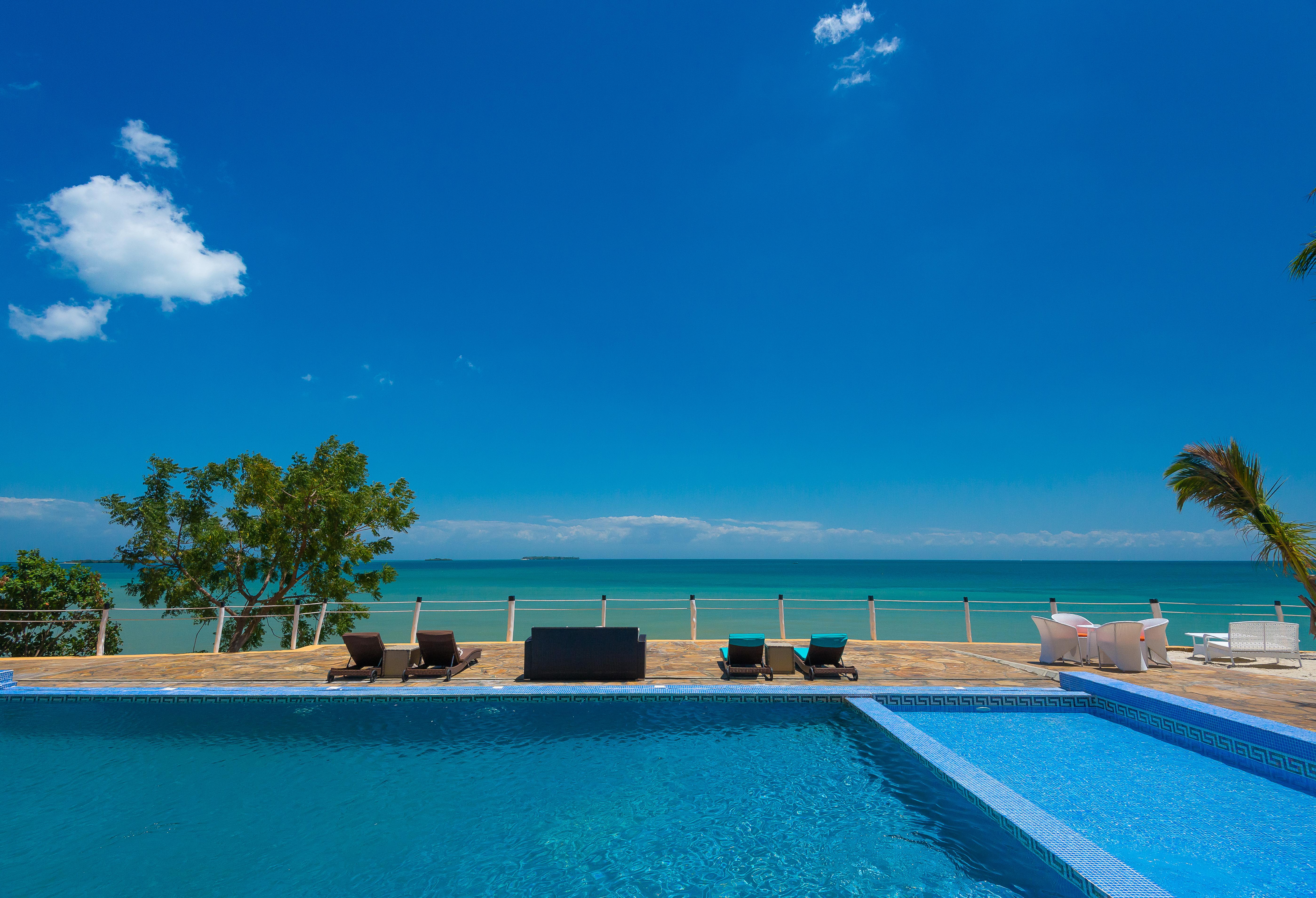Hotel Golden Tulip 4*