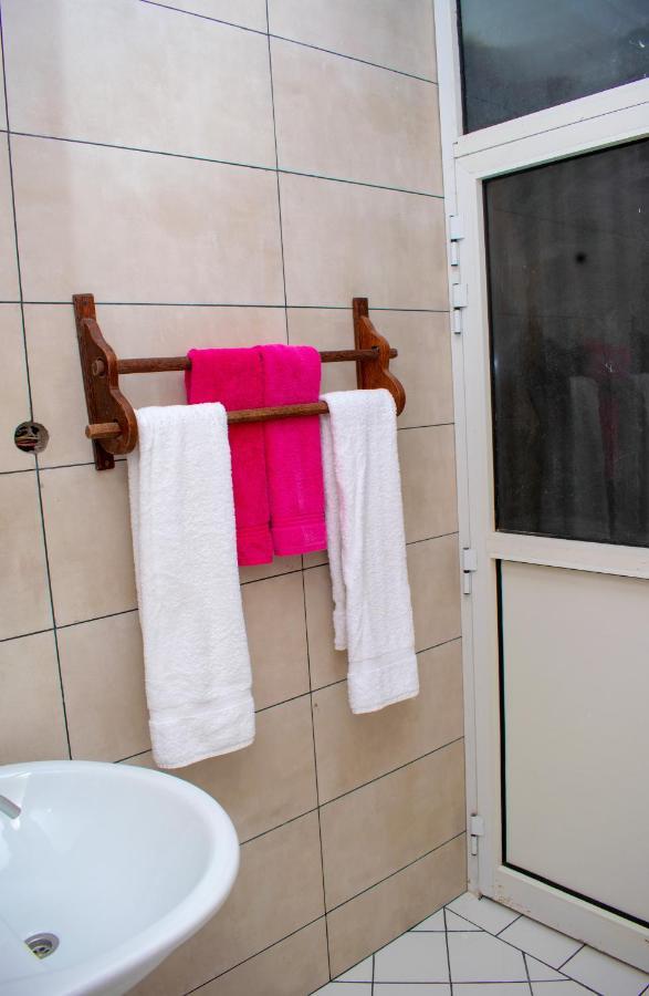 Bed & Breakfast Kuti Stone Town *