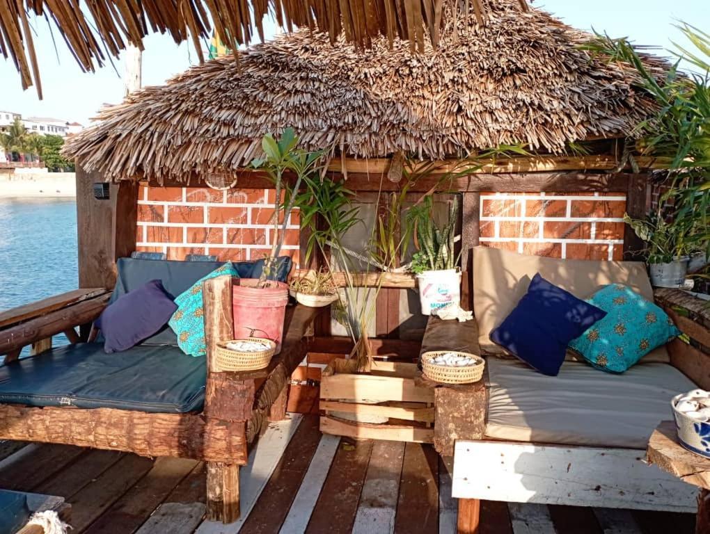 Dreamer's Island Floating Bungalows Botel *