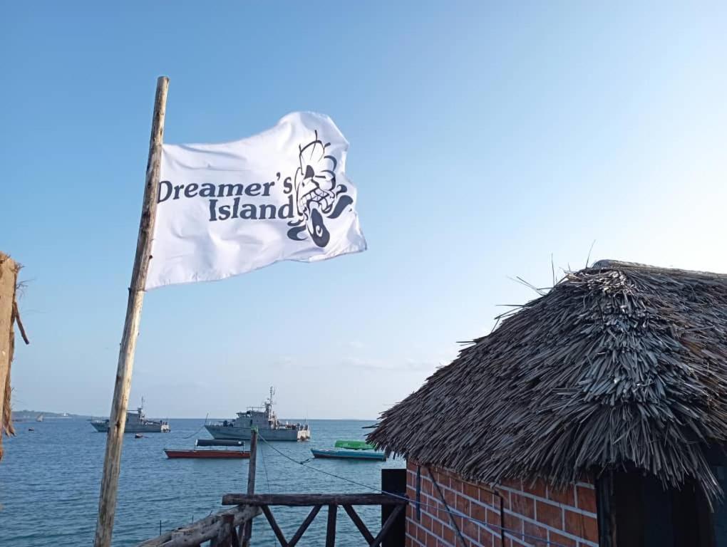 Dreamer's Island Floating Bungalows Zanzibar