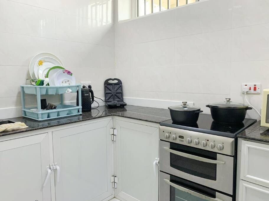 Apartment Budget Homes *