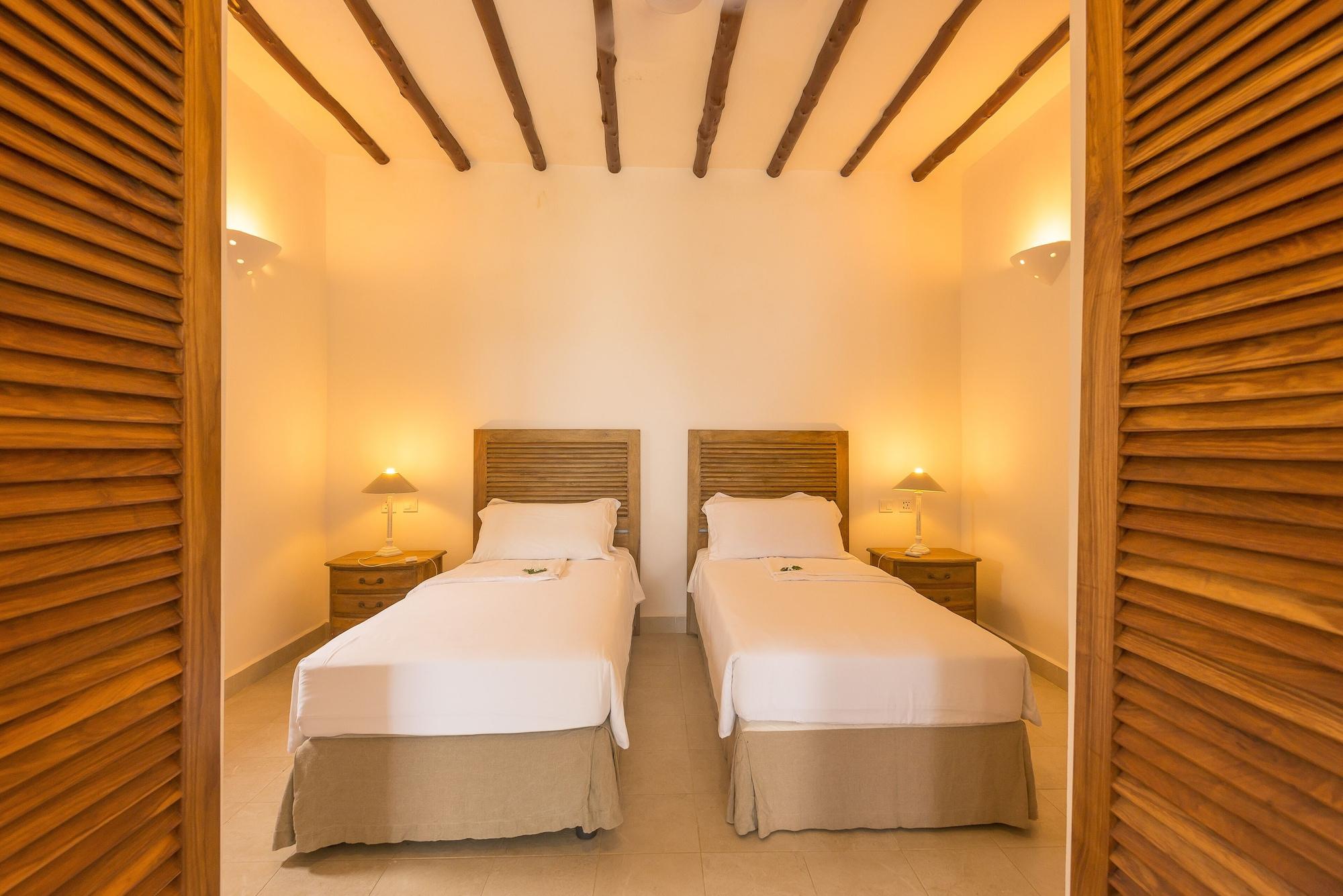 Konokono And Isaraya Luxury Overwater 5*