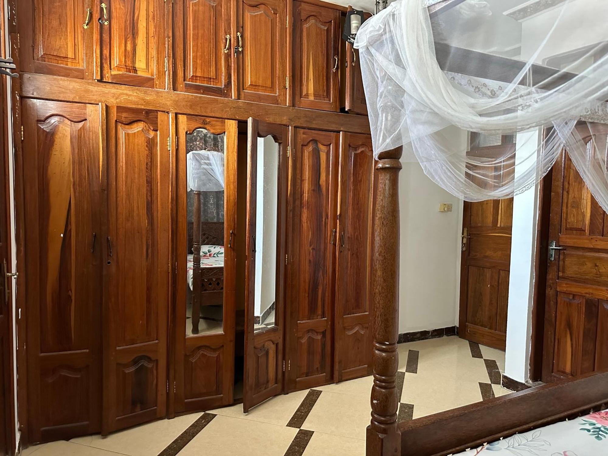 Apartment Pazuri *