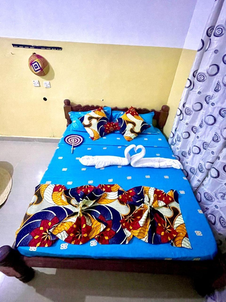 Mystic Manor Stonetown Bed & Breakfast *