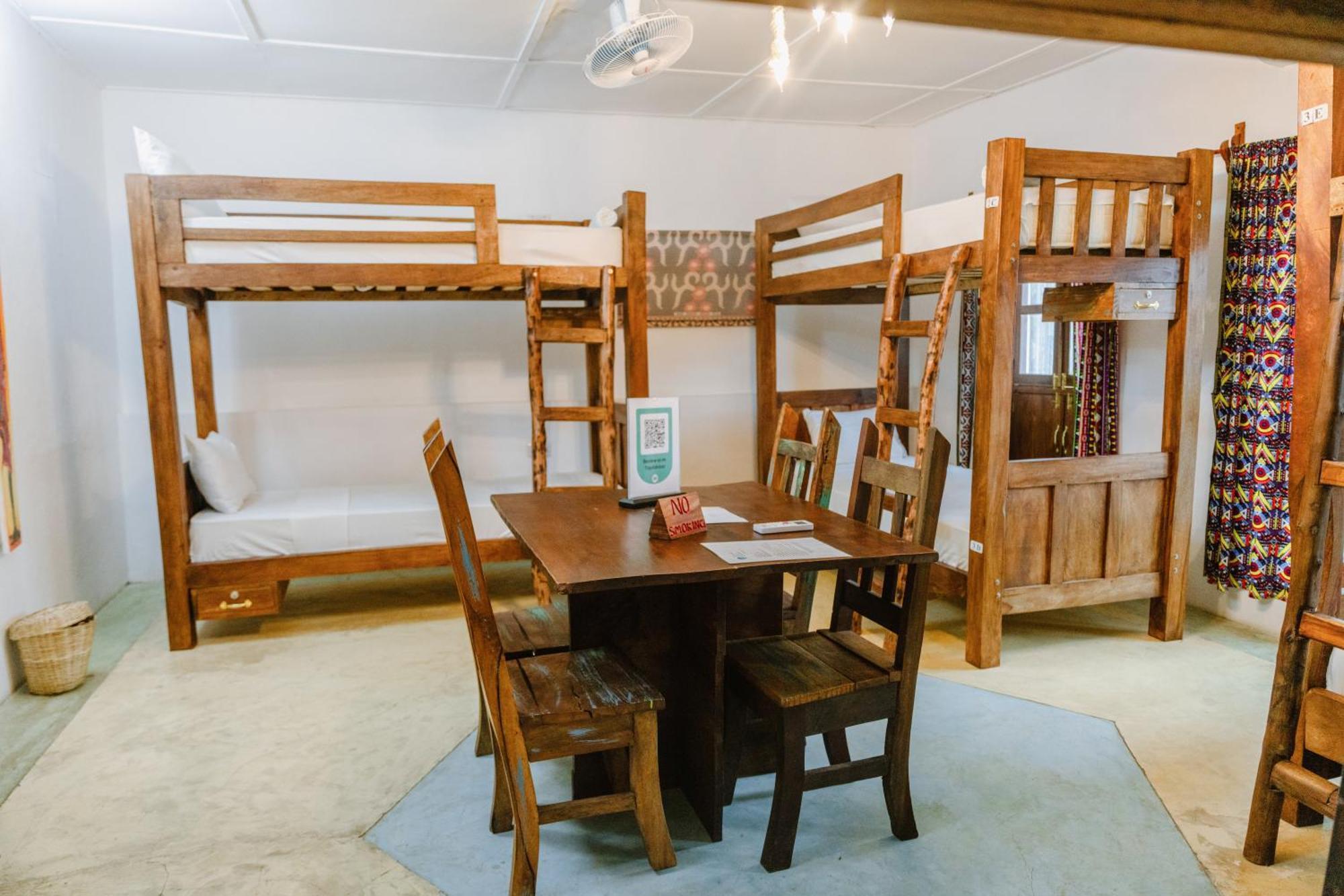 Shoki Shoki Hostel Zanzibar