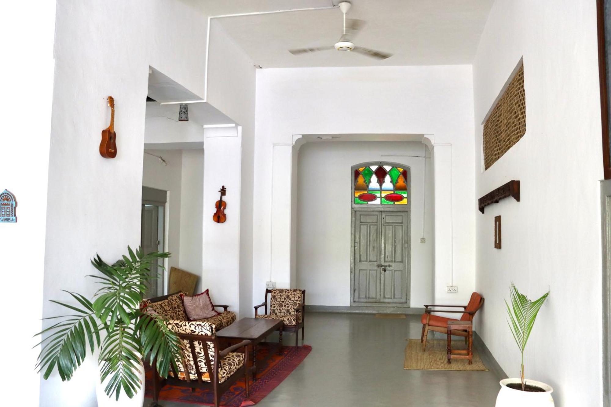 Bed & Breakfast Balcony House