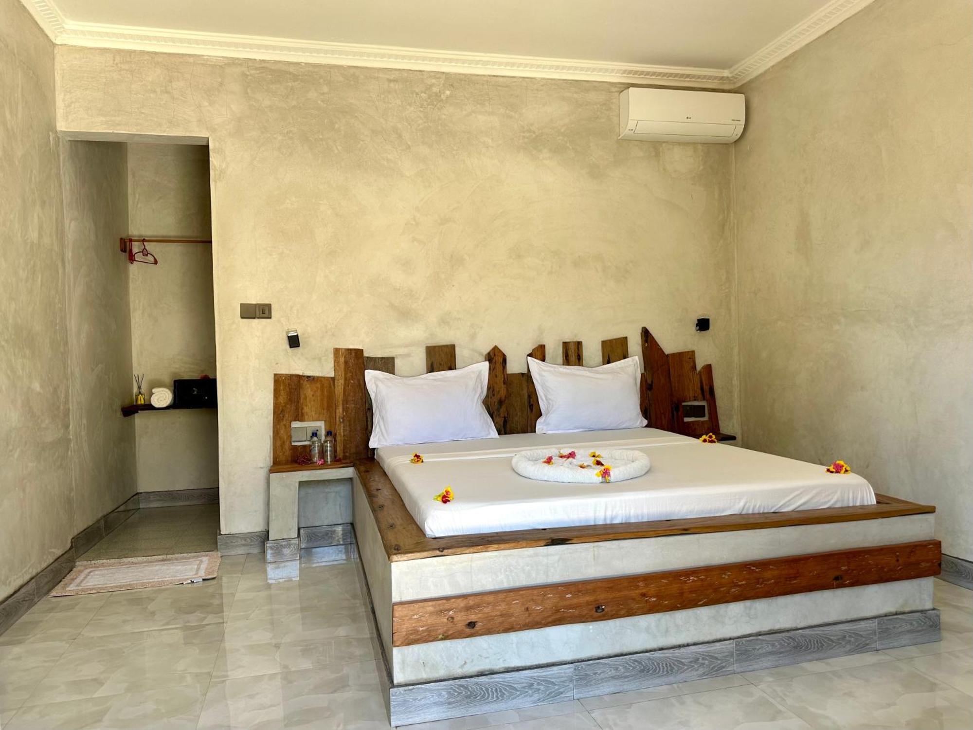 Jambo Hotel 3*