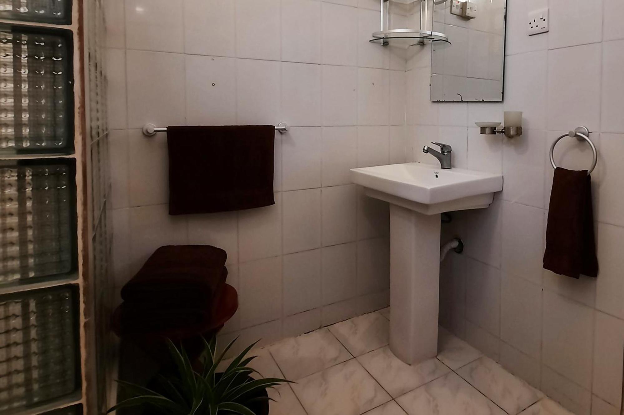 Modern In Stone Town Apartment *