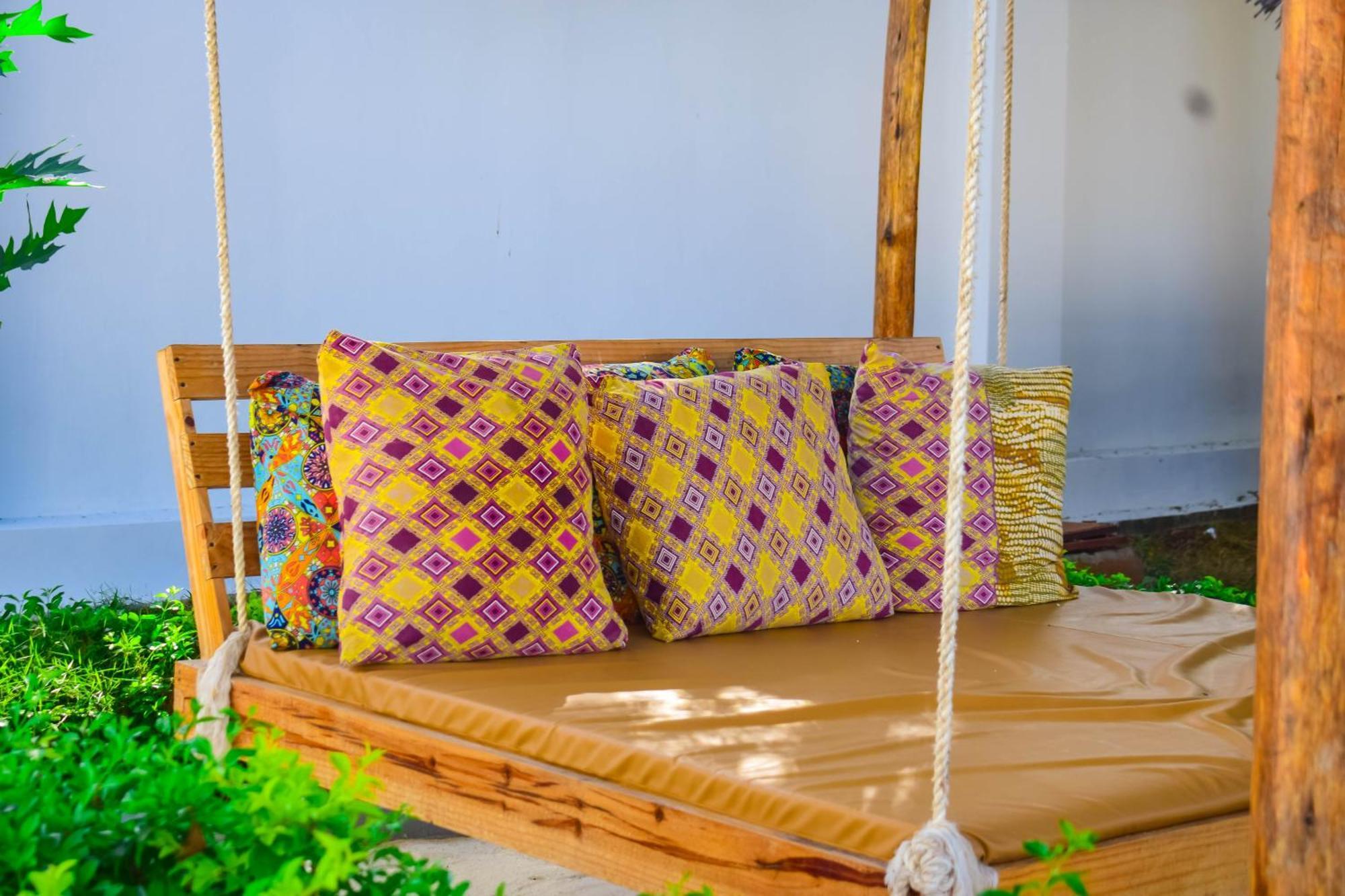 Uhuru House And Restaurant Apartment Nungwi