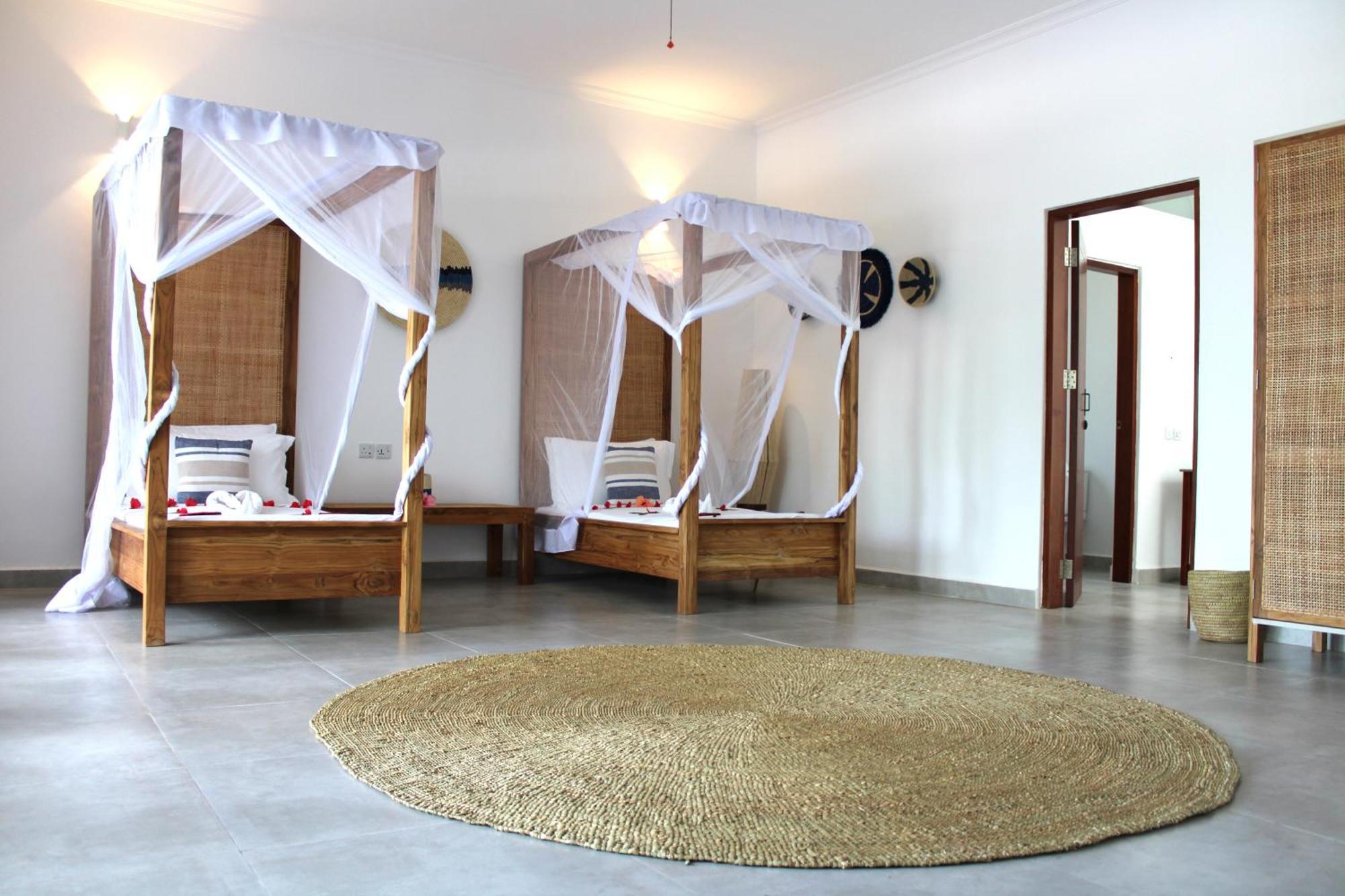 Kivuli Hotel 4*
