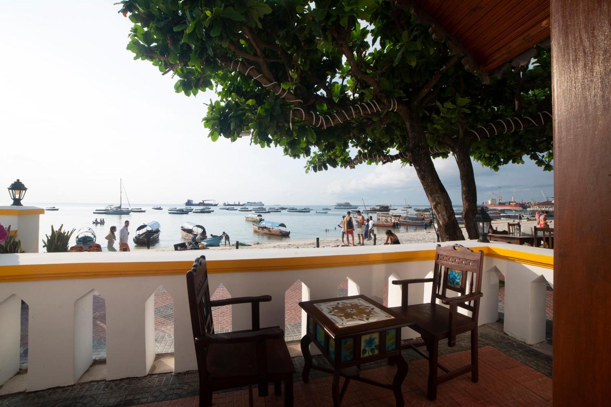 Tembo House 4*