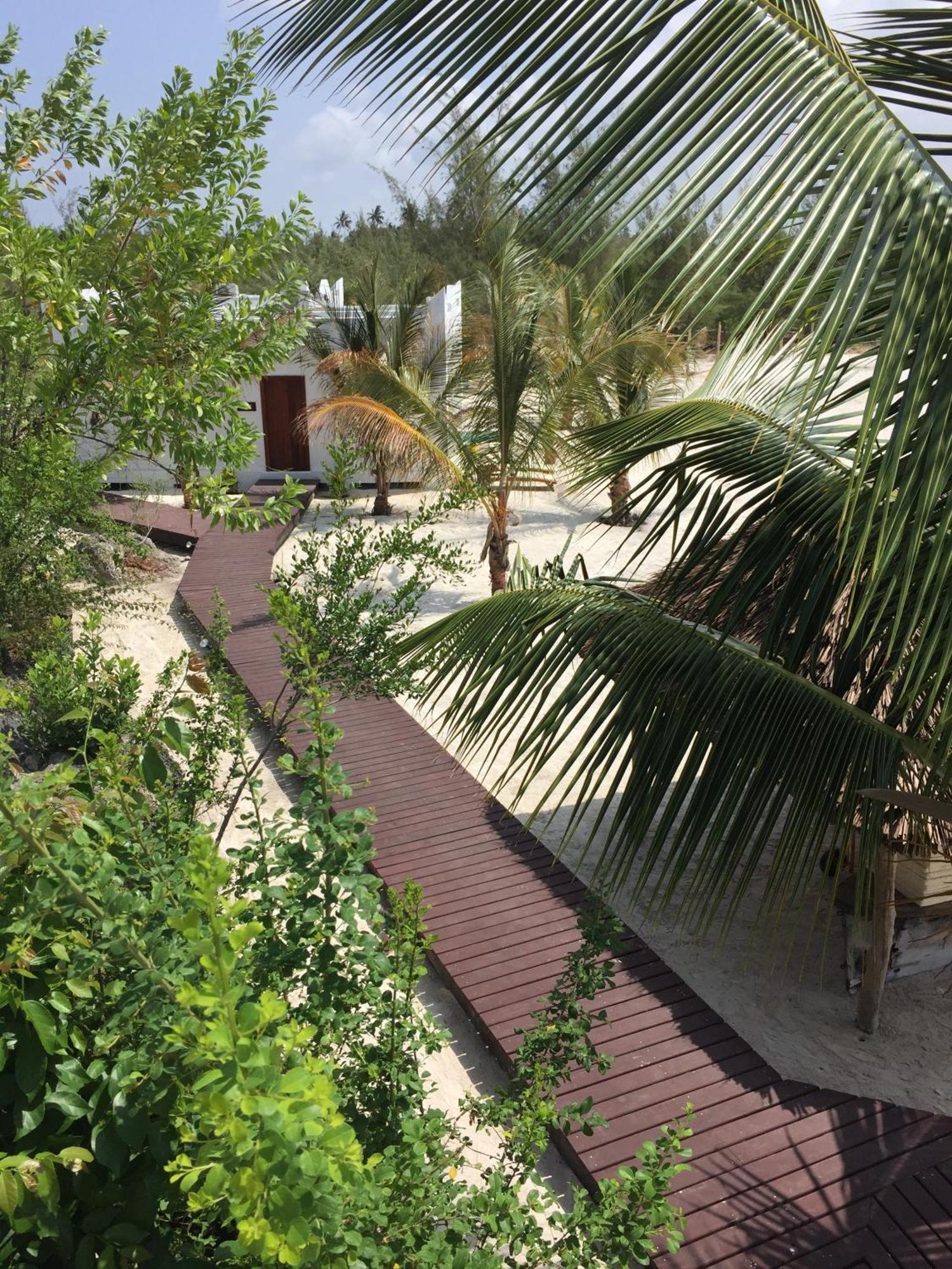 Konokono And Isaraya Luxury Overwater Michamvi Kae