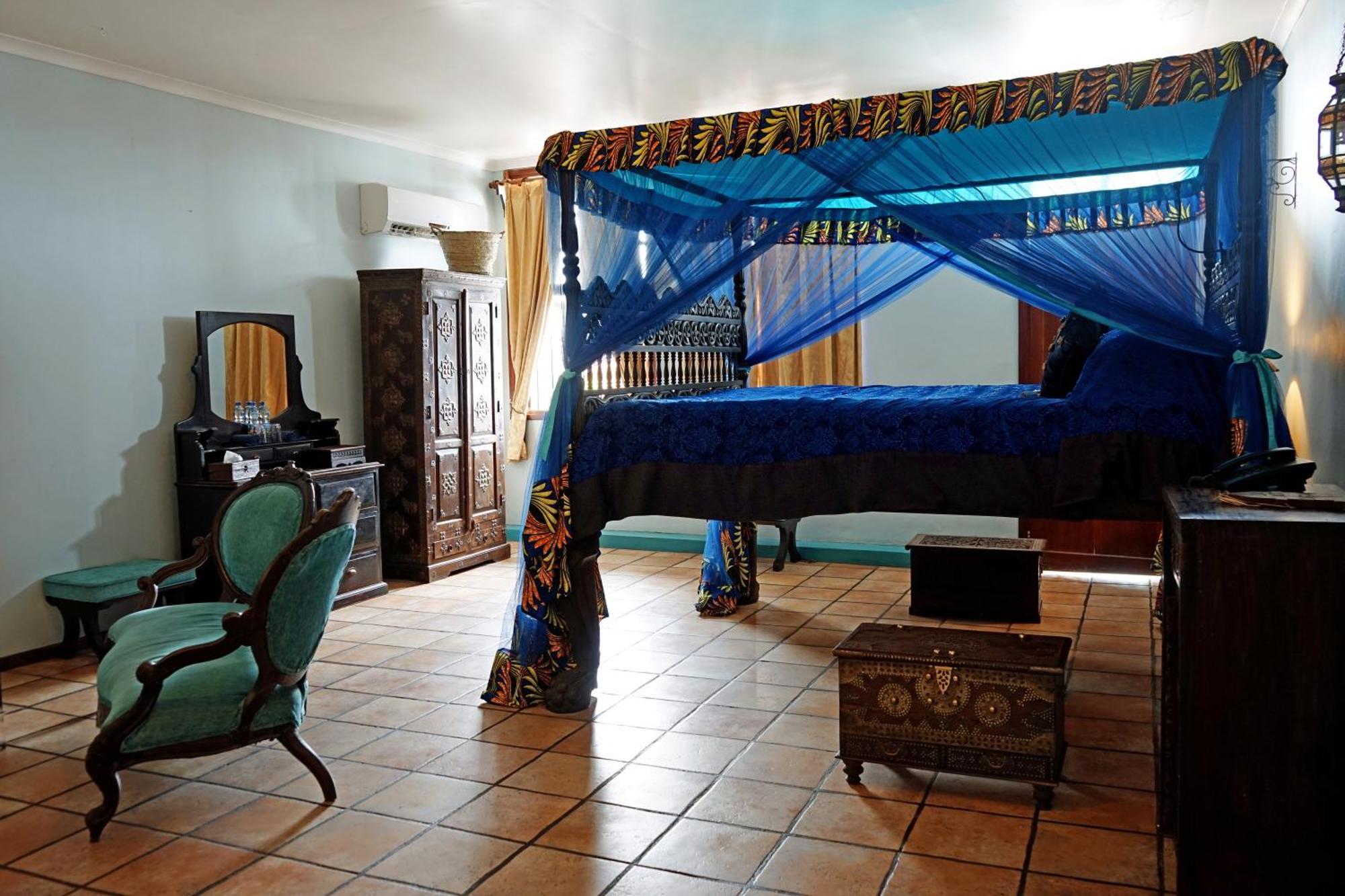 Palace 4*