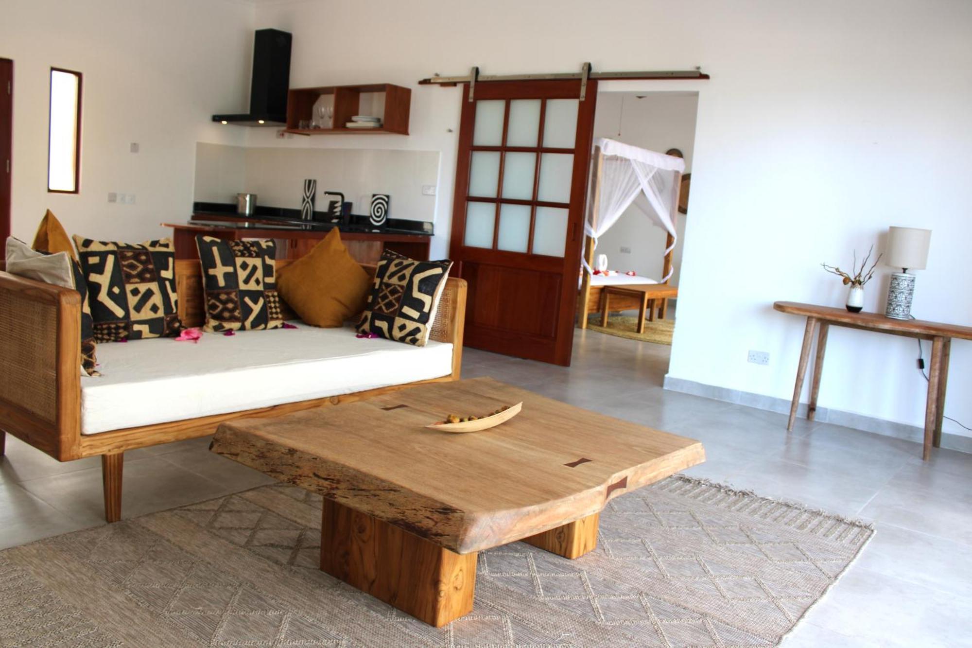 Kivuli Hotel 4*