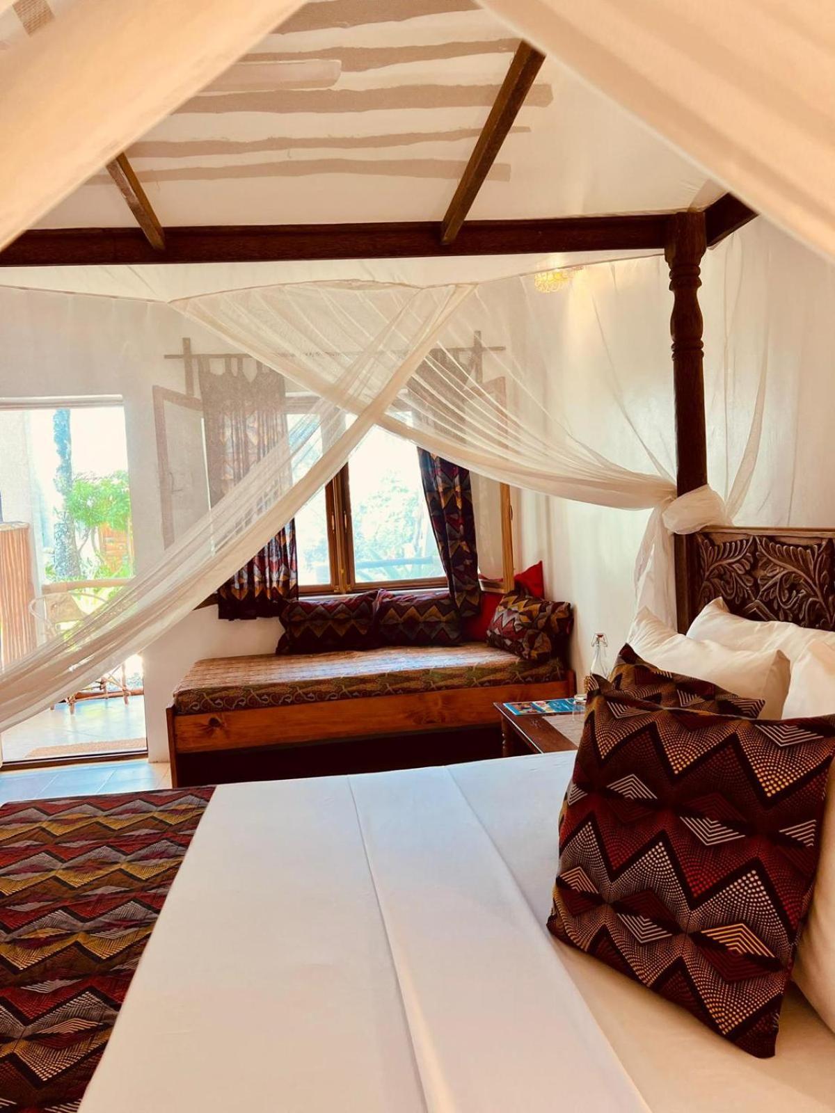 Helwas Zanzibar Guest house Bwejuu