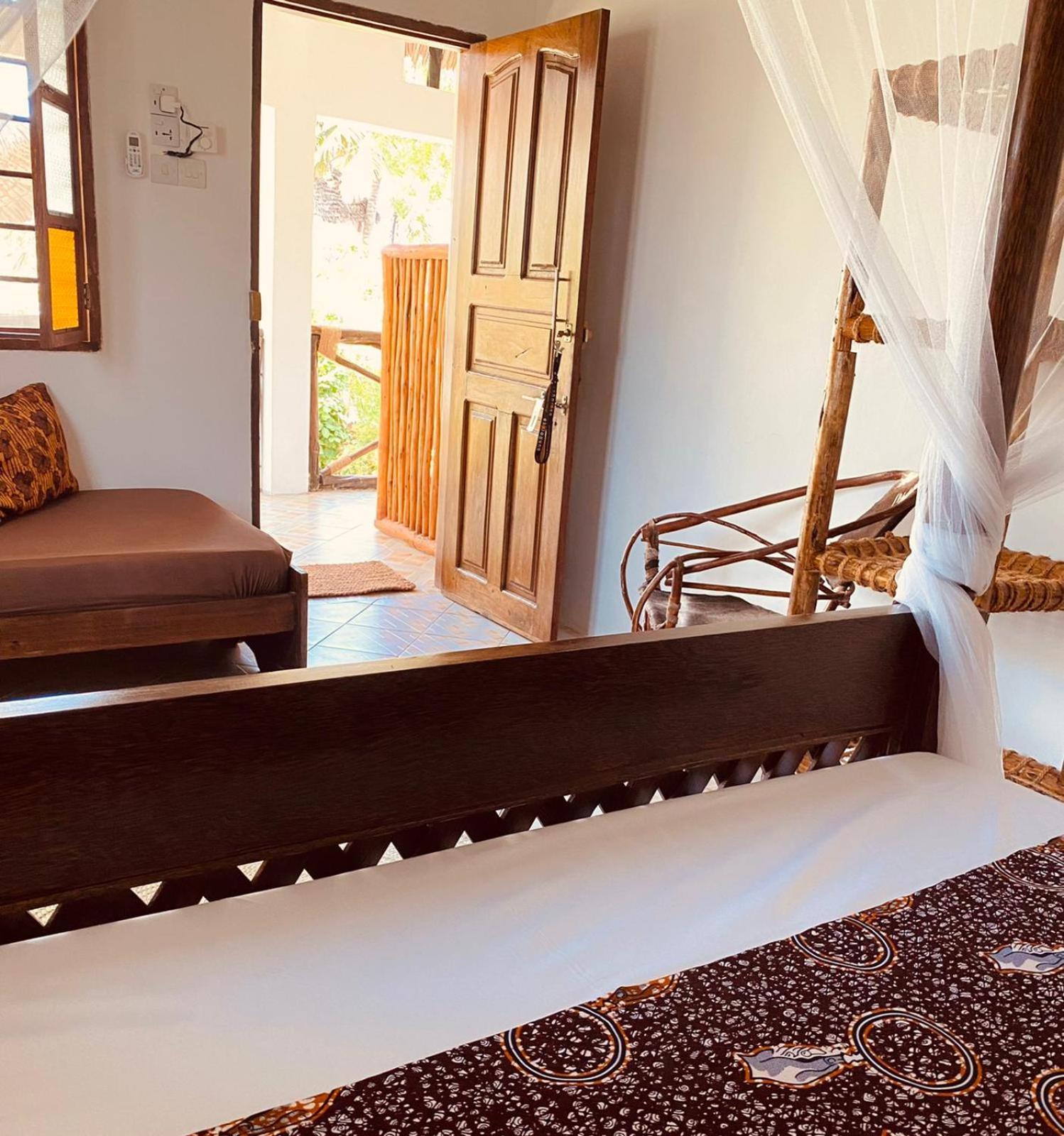 Helwas Zanzibar Guest house Bwejuu