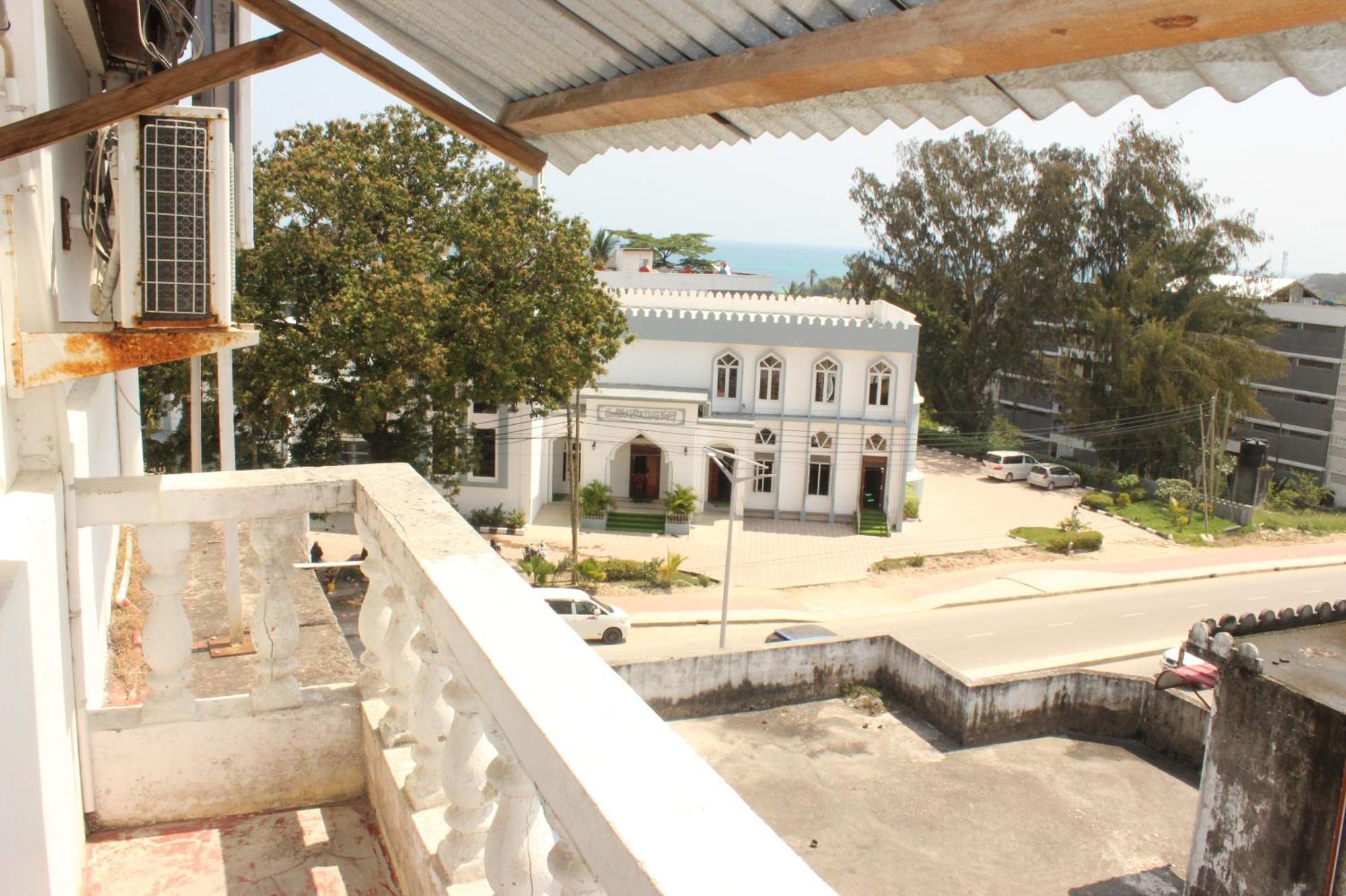 Kilimarni View Hotel