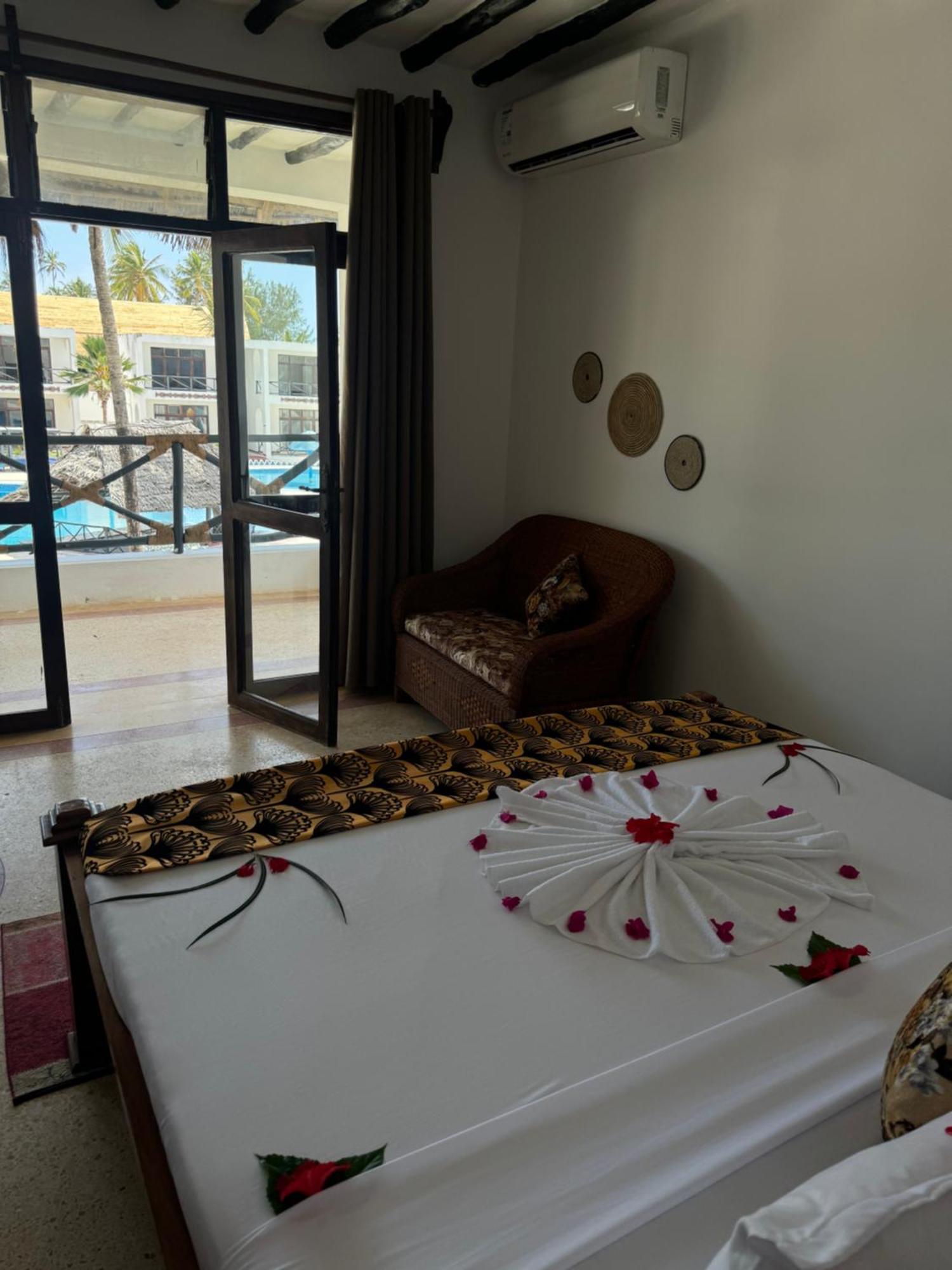 Resort Zanzinite *