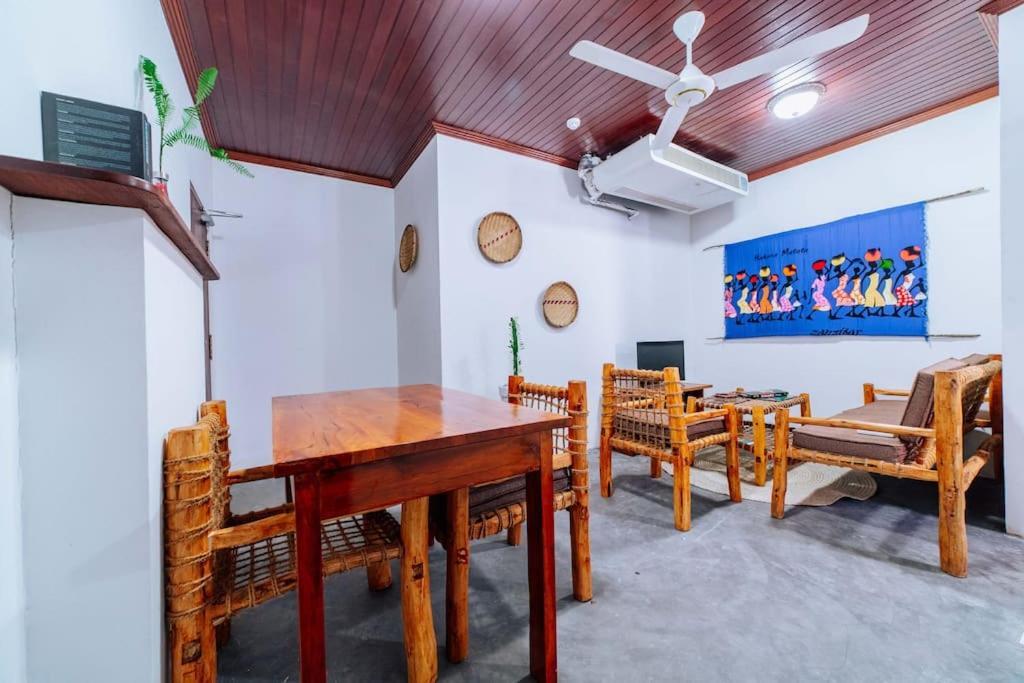 Apartment Roots At Train's House Zanzibar