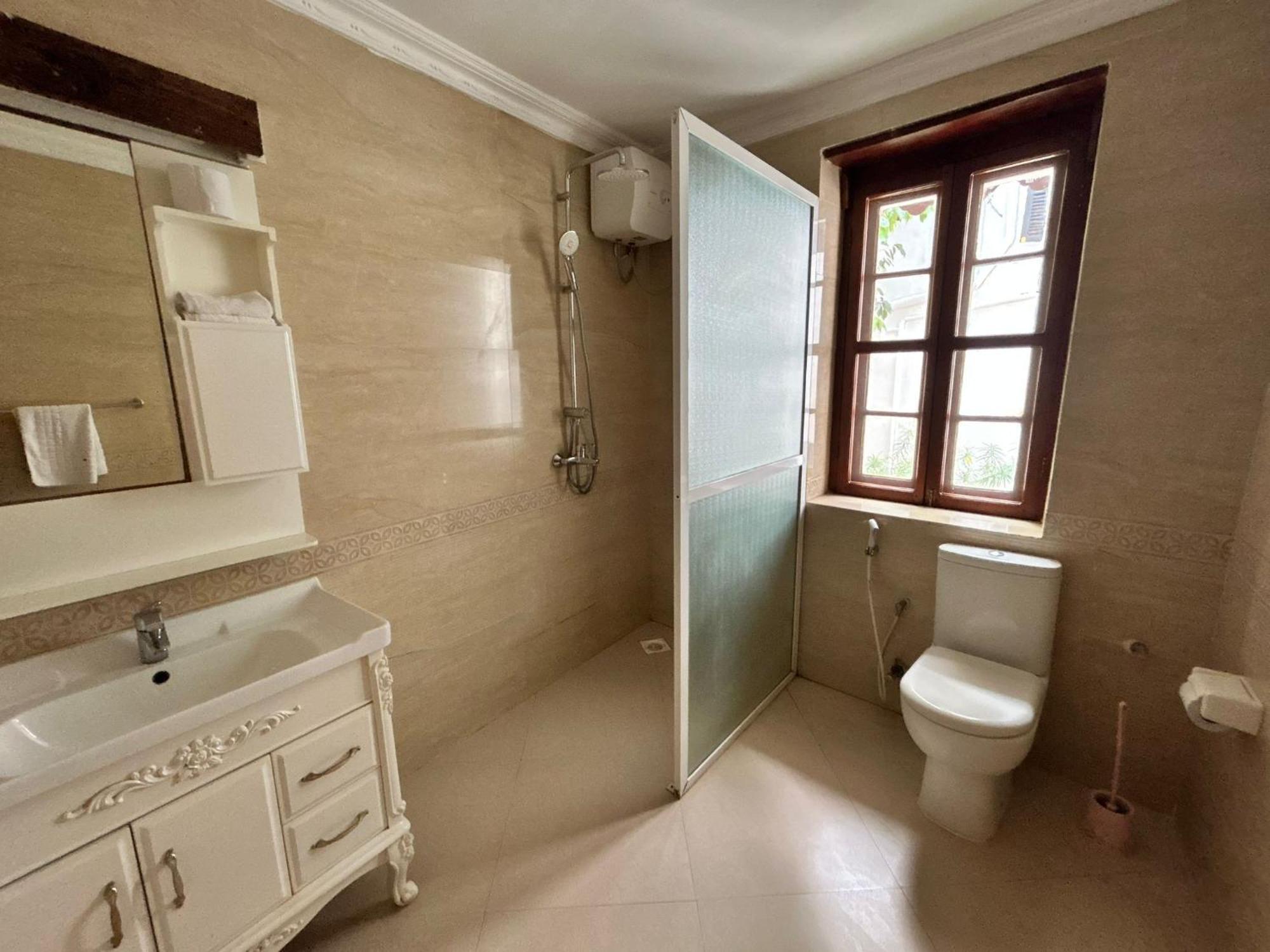 Habari House 3*