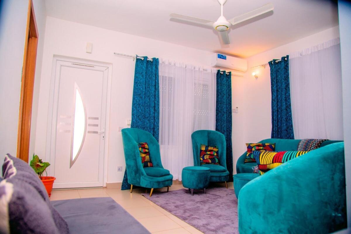 Apartment Two Storey Three Bedroom House *